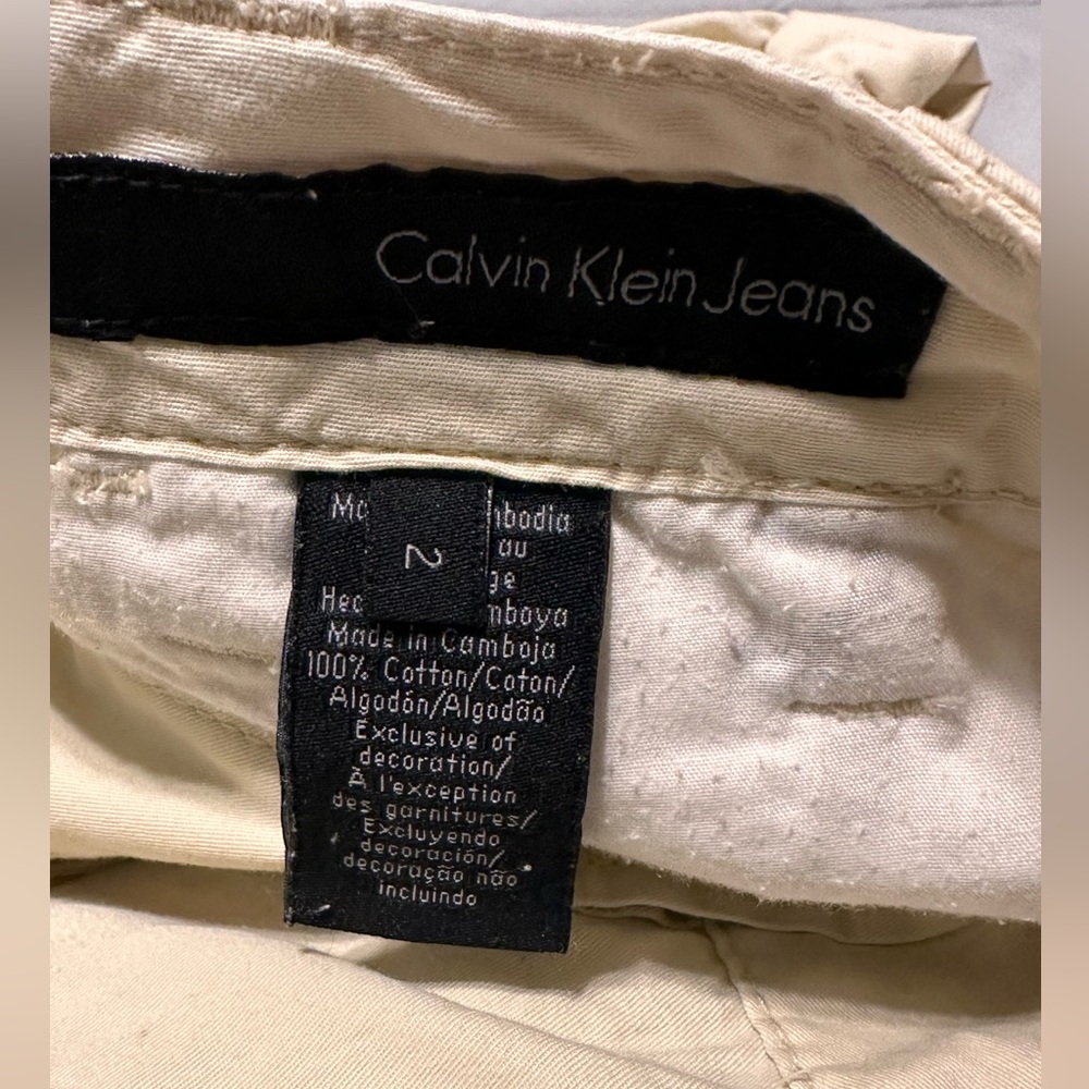 Shorts - Picture 3 of 3